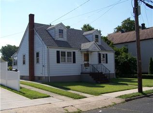 686 Mary St, Perth Amboy, NJ 08861