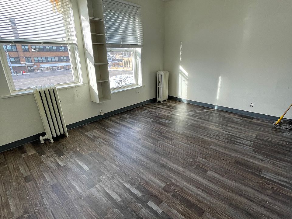 1st image of 438 Daly St APT 1