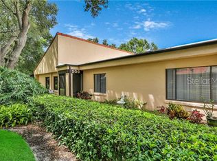 208 Valencia Ct, Plant City, FL 33566