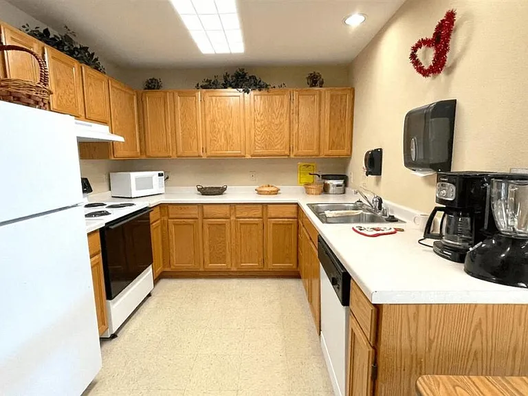 5005 W Bradley Rd — Photo 12