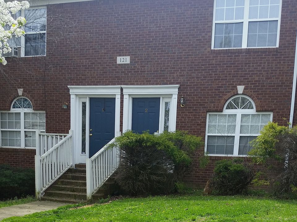 1st image of 121 Woods Trl APT 2