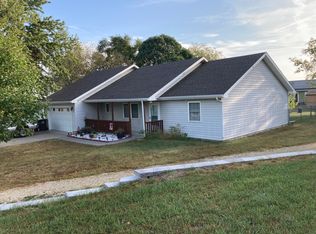 1203 18th St, Wamego, KS 66547