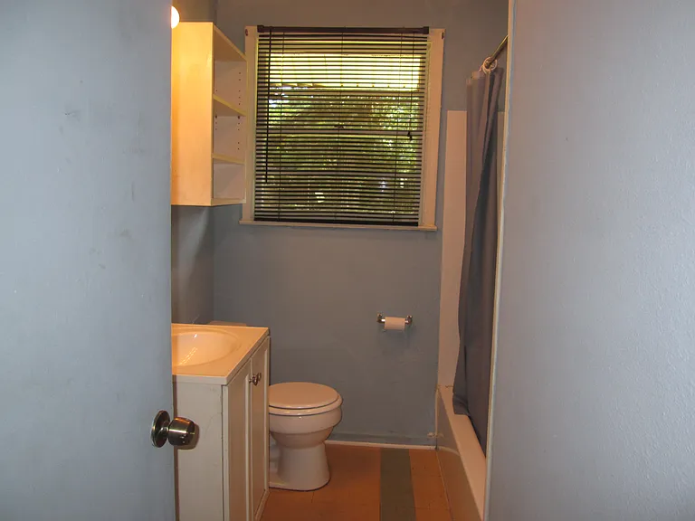 203 Fairfax Pl — Photo 2