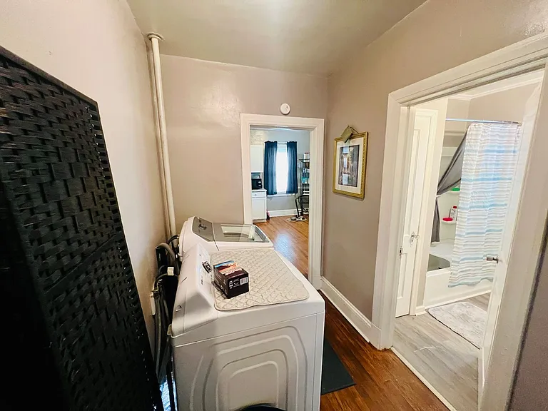 4066 Walmsley Blvd — Photo 25