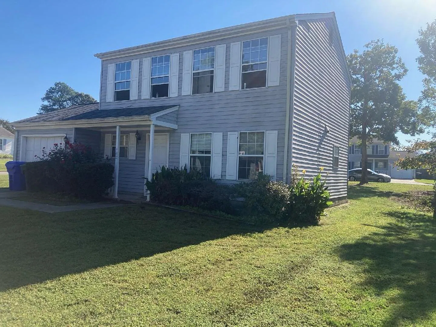 3 bed, 2.5 bath, 1400 sqft, $1,975 — Photo 1