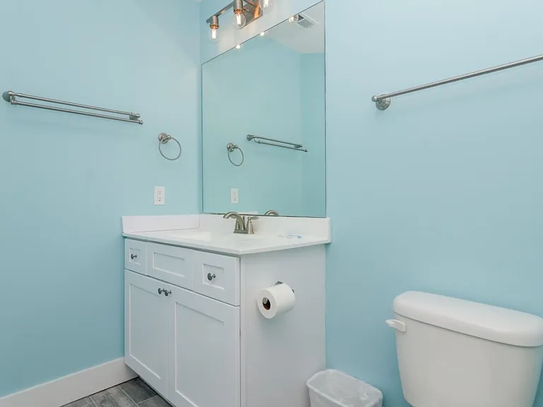 1211 N Fort Fisher Blvd #B — Photo 32