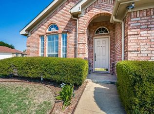 1501 Wolf Creek Dr, Arlington, TX 76018