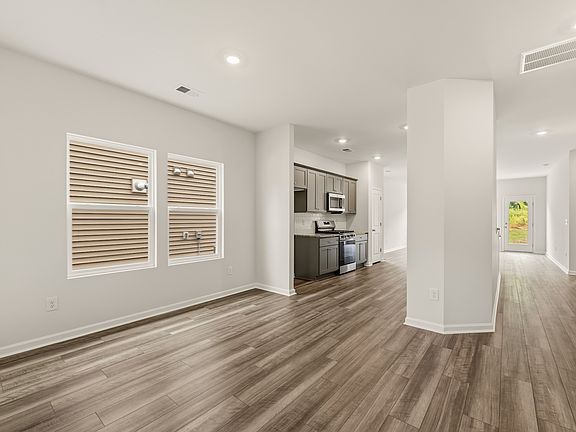 3rd image of 12196 Lansbury Dr
