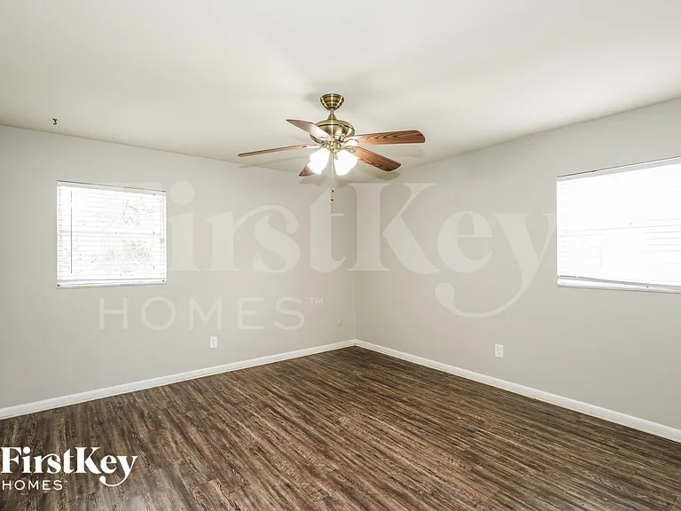 6807 S Cortez Ave — Photo 11