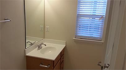 Basement Full Bath 02