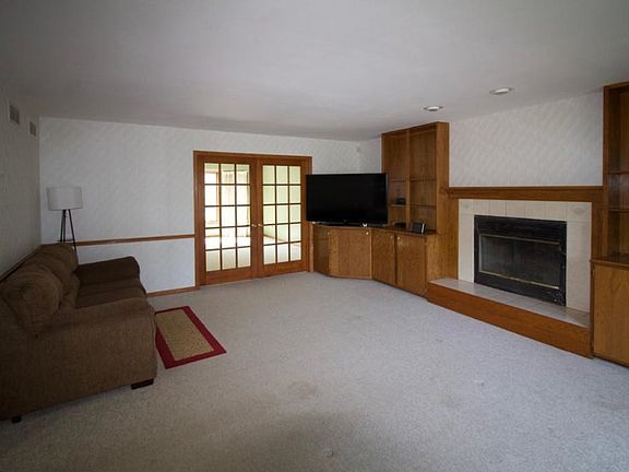 2nd image of 5598 Byrneland St