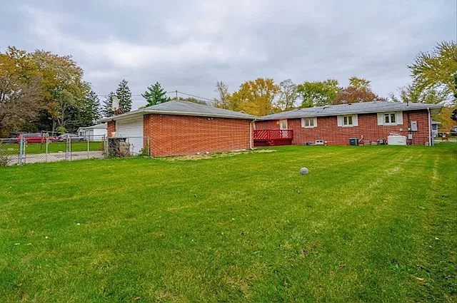 3 bed, 2184 sqft, $2,400 — Photo 4