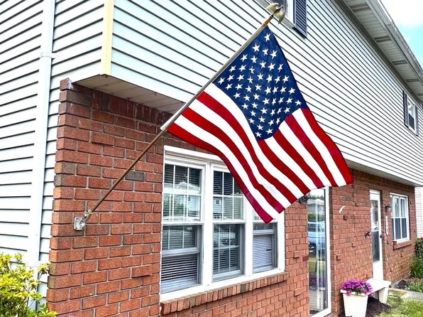 320 Lockridge Ln, Alburtis, PA 18011