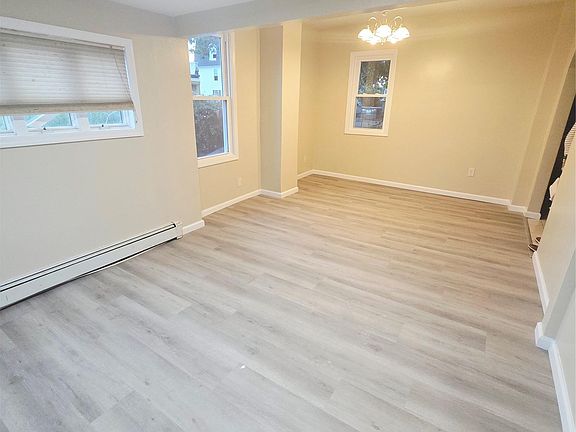 4th image of 15 Lawson St