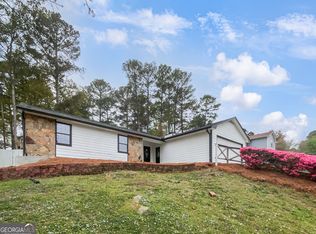 2713 Laurel View Dr, Snellville, GA 30039