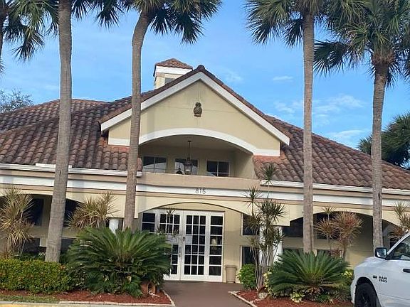 3rd image of 815 W Boynton Beach Blvd APT 8104