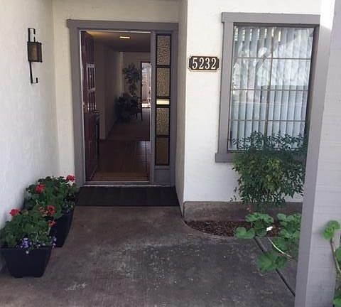 2nd image of 5232 Cribari Ln
