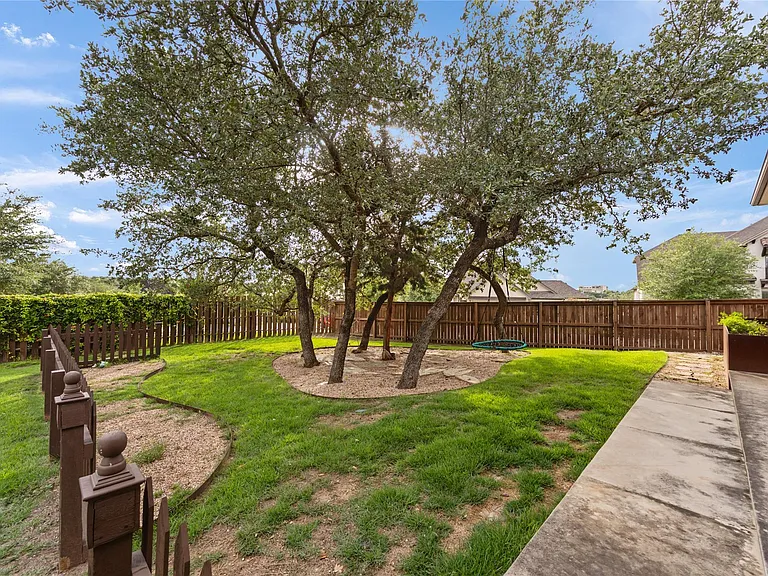 415 Bitterroot Ln — Photo 35