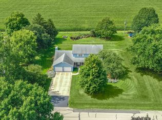 21 W Larkspur Ln, Bristol, IL 60512