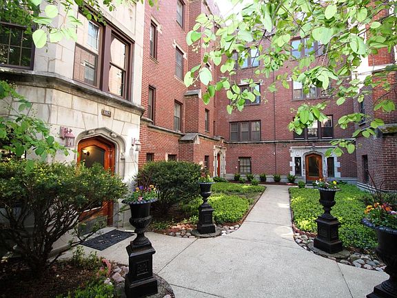 2nd image of 1109 Holly Ct APT 212