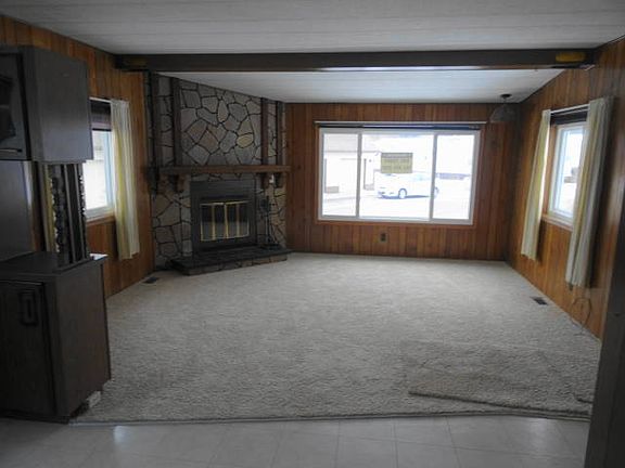 4th image of 600 Hastings Ave Trlr 604