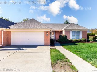 18802 Maple Cir N #46, Clinton Township, MI 48036
