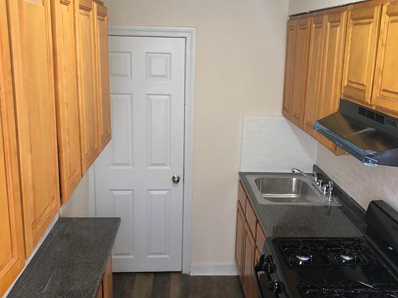 4th image of 5510 Warrington Ave