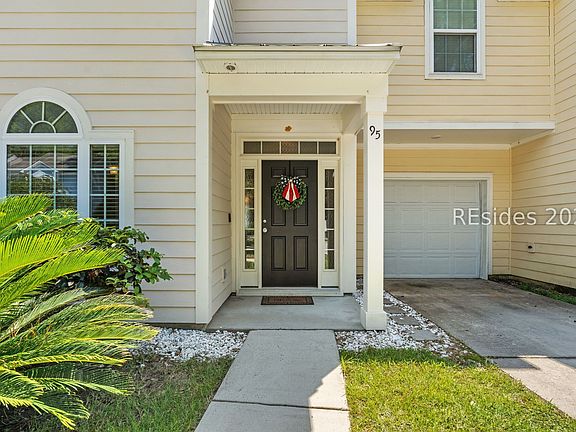 4th image of 95 Plumgrass Street