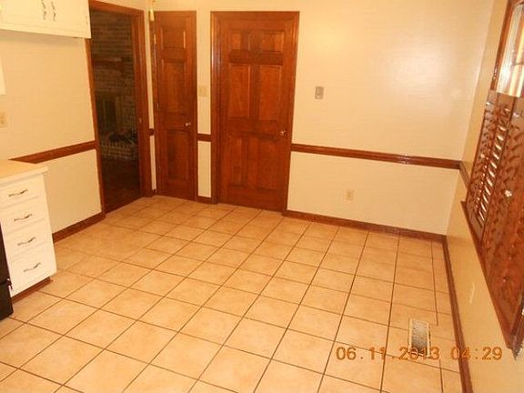 3rd image of 185 Cannon Dr