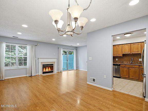 3rd image of 702 Carnation Dr #702