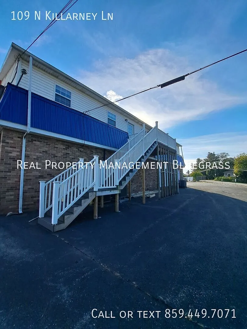 Convenient Location right off Richmond Bypass - 3 Bed 1 Bath Apartment — Photo 1