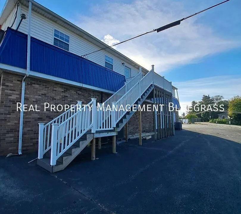 109 N Killarney Ln