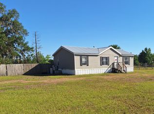432 Monroe St, Bowling Green, FL 33834