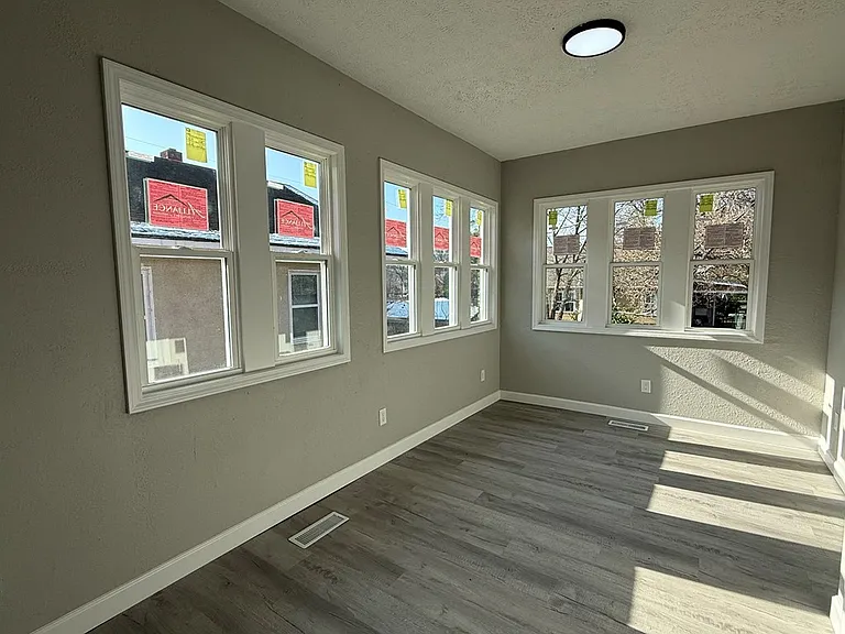 1523 Canton St — Photo 5