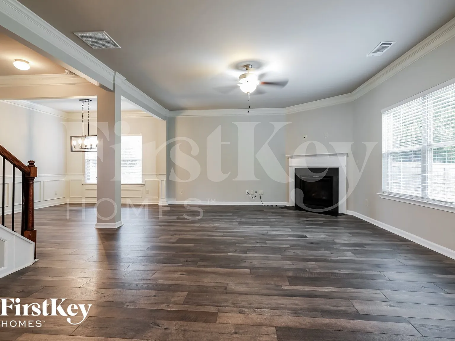 4 bed, 2.5 bath, 2082 sqft, $2,590 — Photo 2
