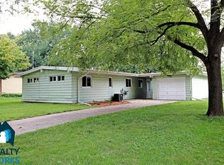 741 Eastborough Ln, Lincoln, NE 68505