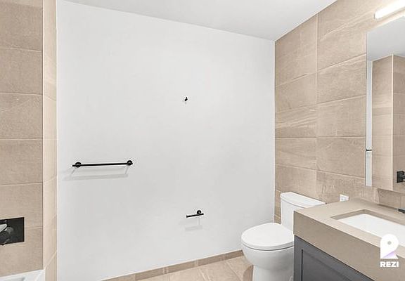 4th image of 3620 Steinway St APT 627