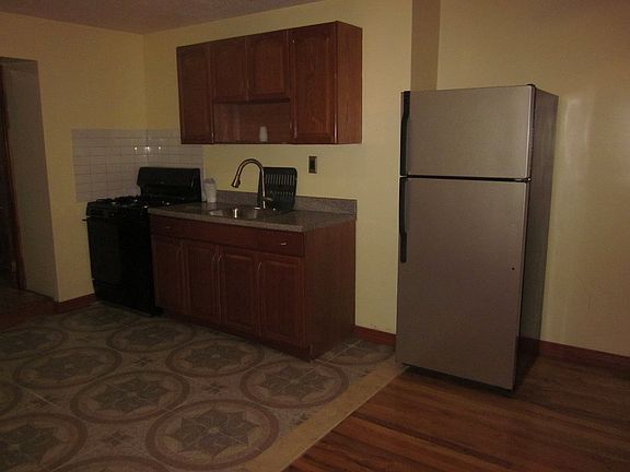 3rd image of 28 Pulaski St #01F