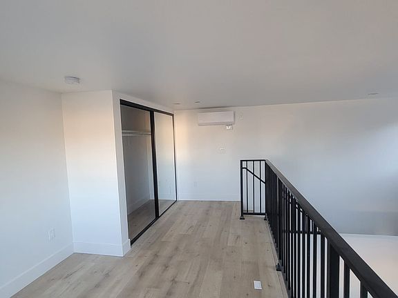 5th image of 6028-1 Craner Ave #6026-1/2