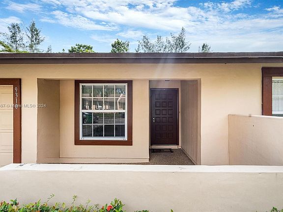4th image of 9310 E Daffodil Ln