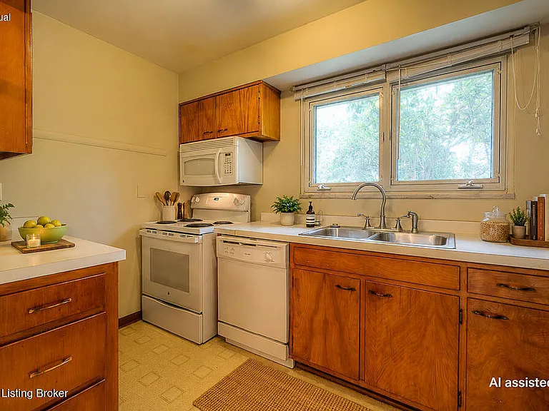 2713 Riedling Dr #2 — Photo 8