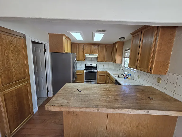 2194 Bel Air Pl — Photo 3