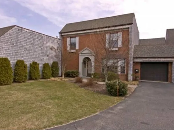 203 Captains Way, Bay Shore, NY 11706