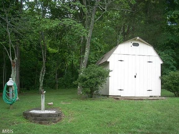5th image of 7048 Chippendale Ln