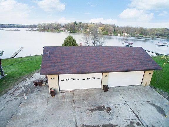 2nd image of 49267 Alpine Ave N