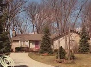 201 Overlake Dr, Lake Orion, MI 48362