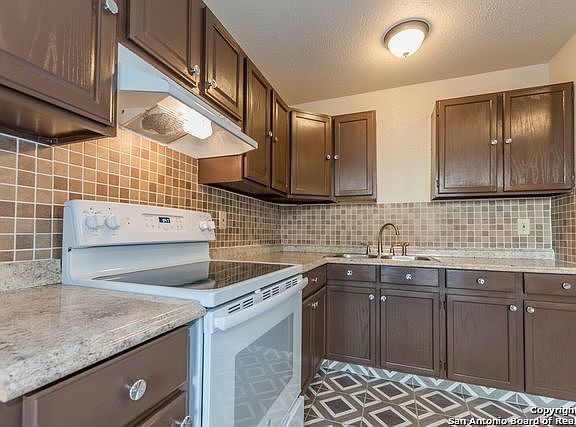 5th image of 2527 Gibbens St