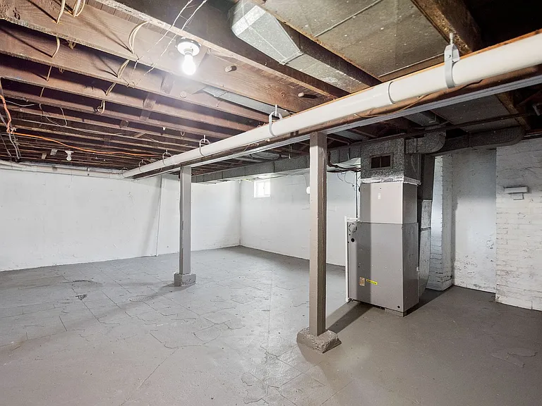 2810 Freeland St — Photo 25