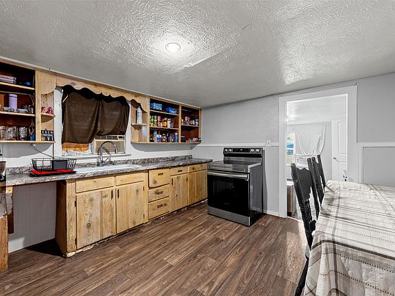 5th image of 1001 Hamilton Dr