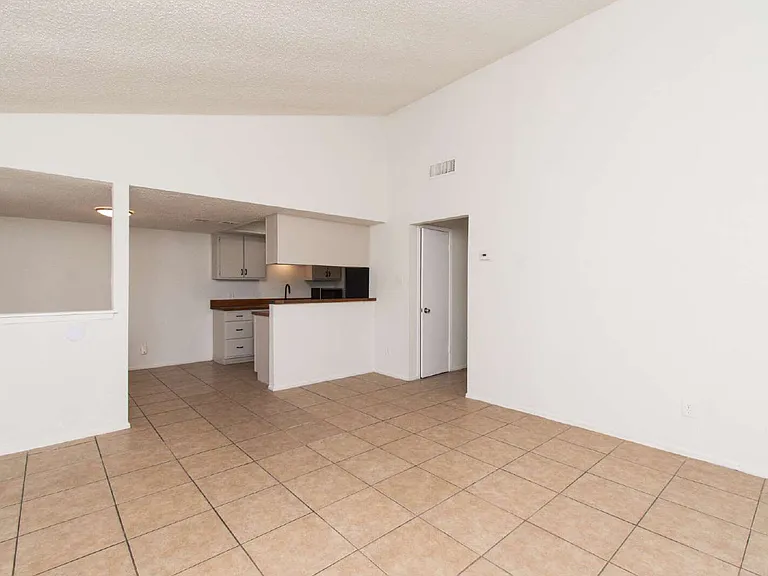 4405 Teri Rd #B — Photo 2